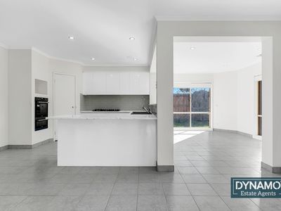 64 Sommeville Drive, Roxburgh Park