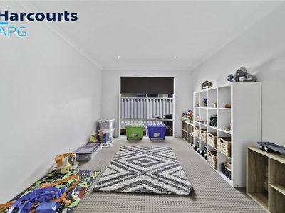 11 ARUM CORNER, Glen Iris