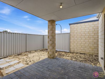 18 Fenchurch Drive, Hilbert