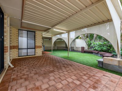 68 Pennlake Drive, Spearwood