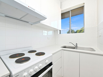 6 / 4 Howard Street , Canterbury