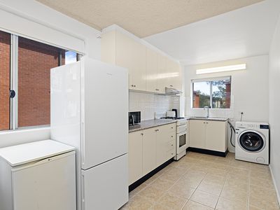 6 / 15 Mascot Drive, Eastlakes