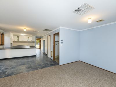 35 Wettenhall Circuit, Calwell