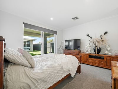 12 Pavarotti Vista, Hammond Park