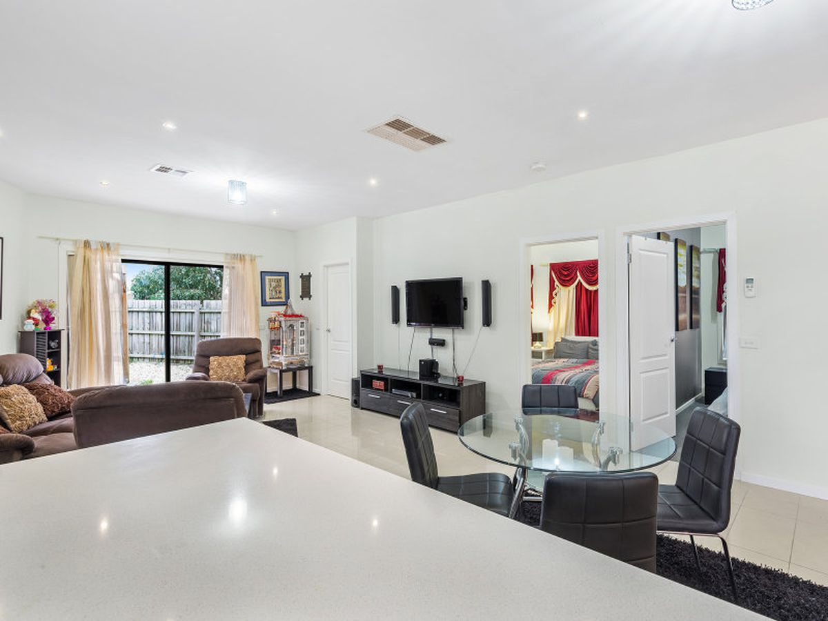 3 / 11 Wills Court, Cranbourne North