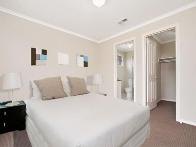 2 / 4 Rosemary Court, Golden Square
