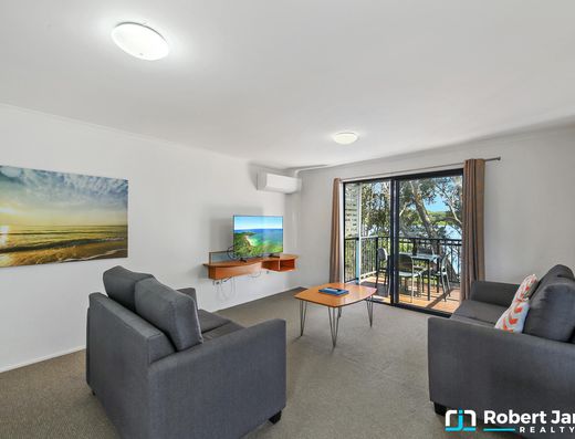 PREMIUM POSITION - DUAL KEY APARTMENT WITH VIEWS image 4