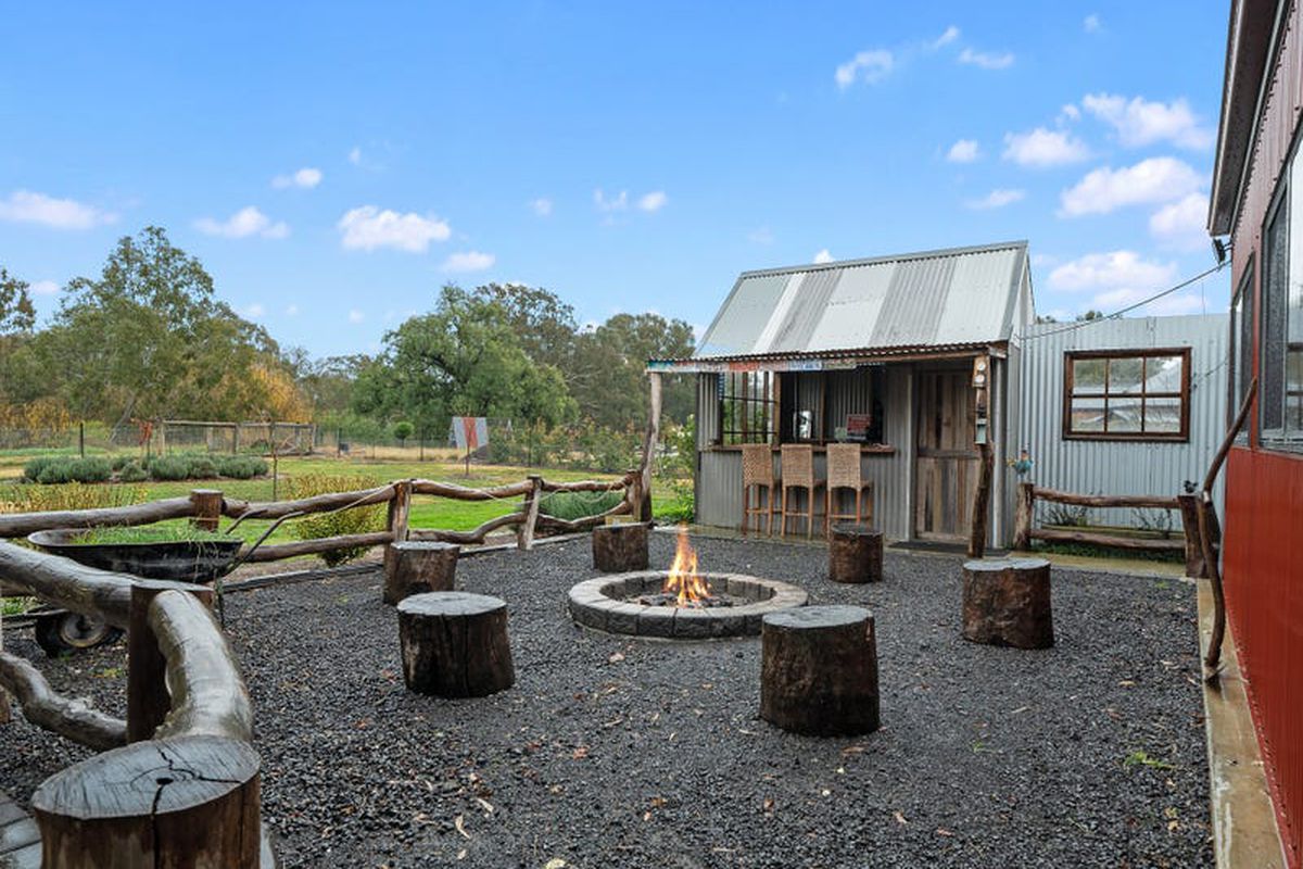 100 Livingstone Street, Avenel