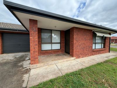15 Kevington Street, Werribee