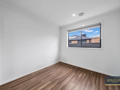 8 Yukon Street, Truganina