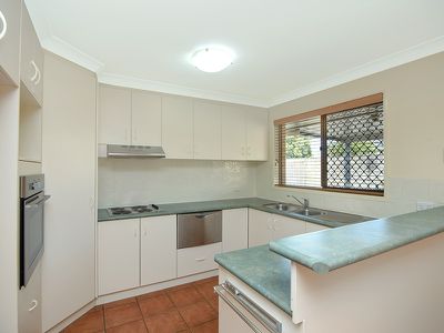 2 / 82 Weetwood, Newtown