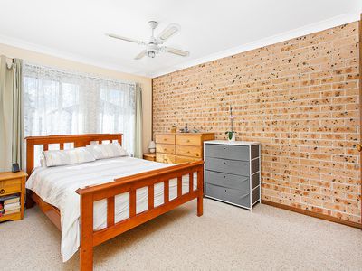 1 / 15 Grove Circuit, Lake Illawarra
