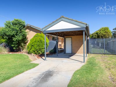 4 BURNS COURT, Wodonga