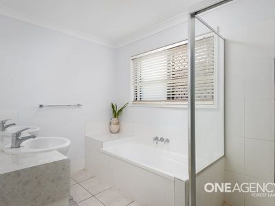 10 Gladys Street, Doolandella