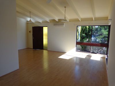 4 / 4 Thelma Street, Como