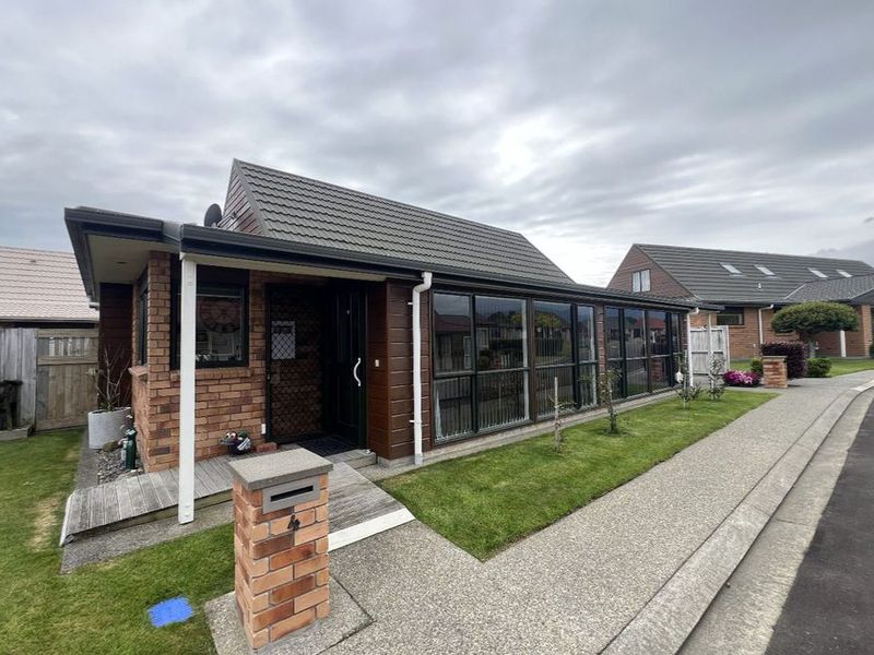 4 / 9 Fuller Close, Levin