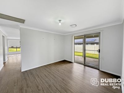 30 Apsley Crescent, Dubbo