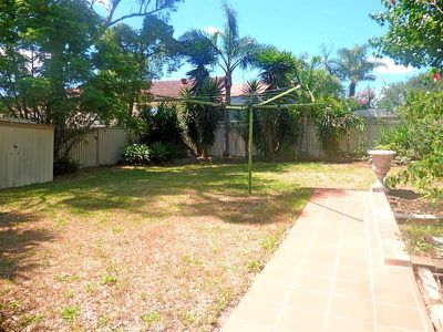 7 Stoney Creek Rd, Beverly Hills