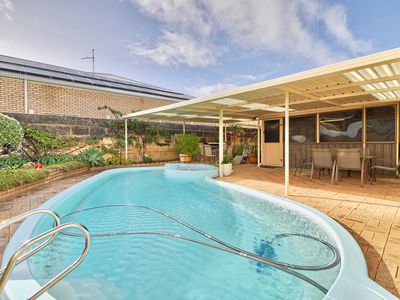 8 Maitland Cl, Cooloongup