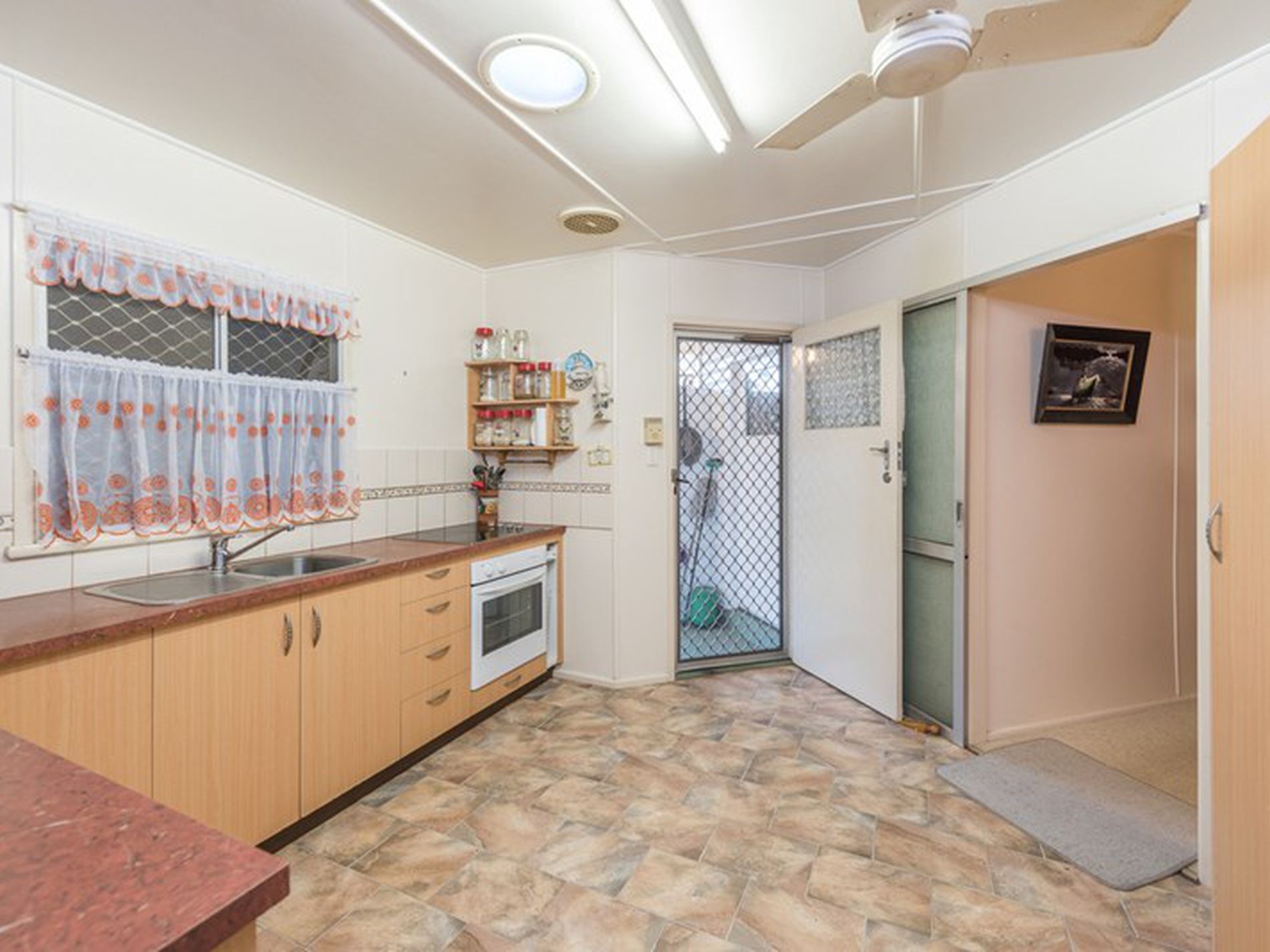 31 MORAN STREET, Svensson Heights