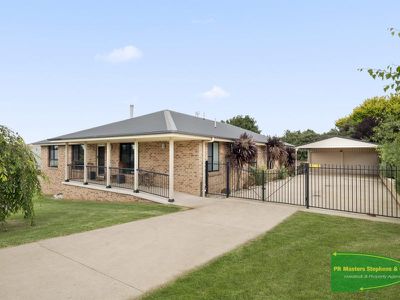 9 Piggott Place, Blayney