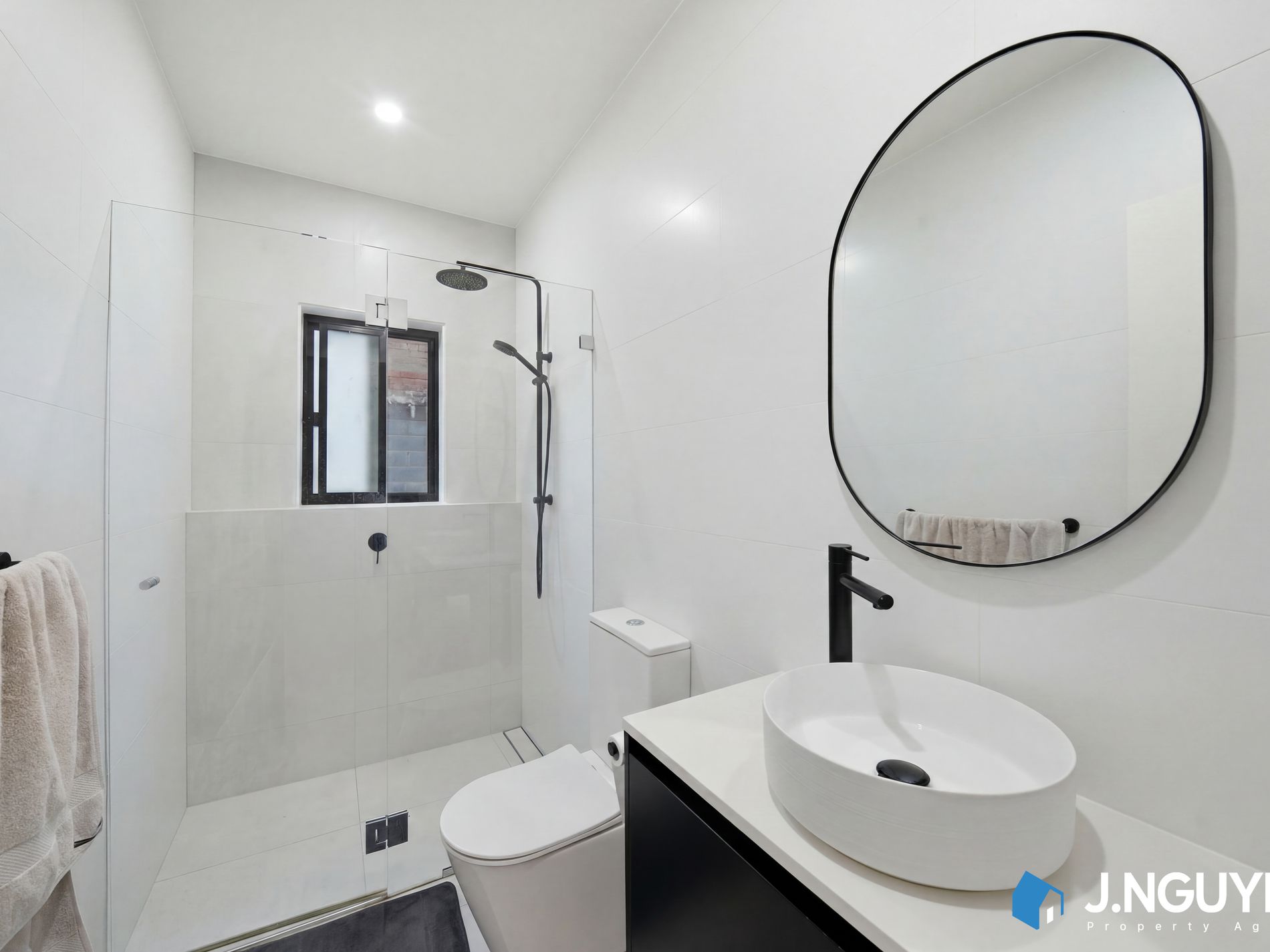 8 & 8a O'shannassy St, Mount Pritchard