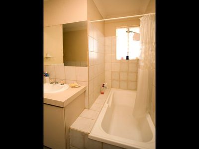 2B Boxhall Retreat, Boulder