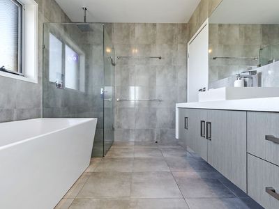 2 / 39 Granter Street, Warrnambool