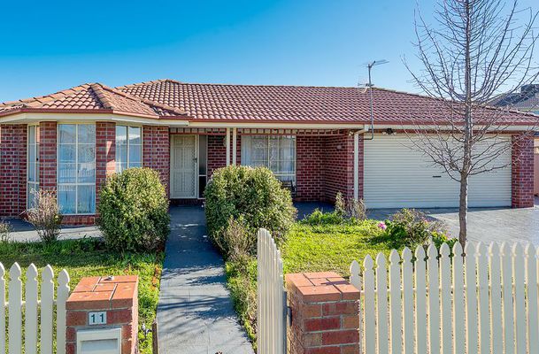 11 Hamilton Hume Parade, Craigieburn