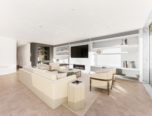 Whole Floor Luxury Apartment Moments from Bondi Beach