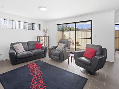 9 Kupu Gate, Success