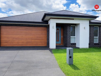 18 Willunga Street, Gledswood Hills