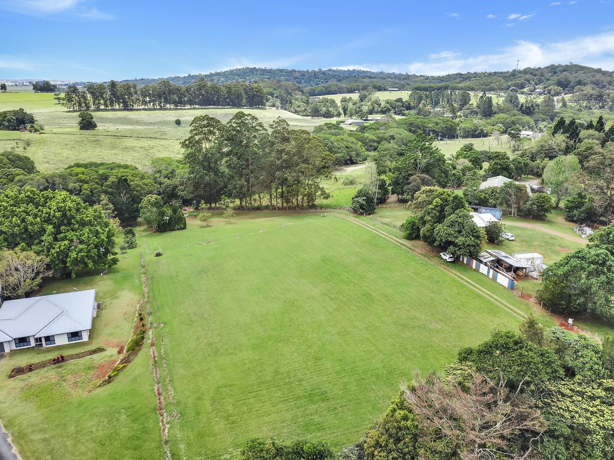 48 Russell Road West, Lake Eacham