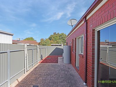 2 / 6 Carroll Street, Horsham
