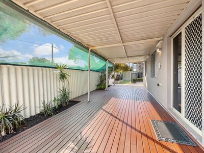 132 Treasure Road, Queens Park