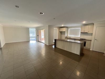 19 Canopus Crescent, Lara