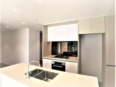 LV 27 / 82 Hay Street, Haymarket