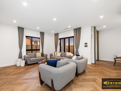 31 Alrose Gr, Deanside