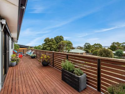 1 Riviera Drive, Carlton