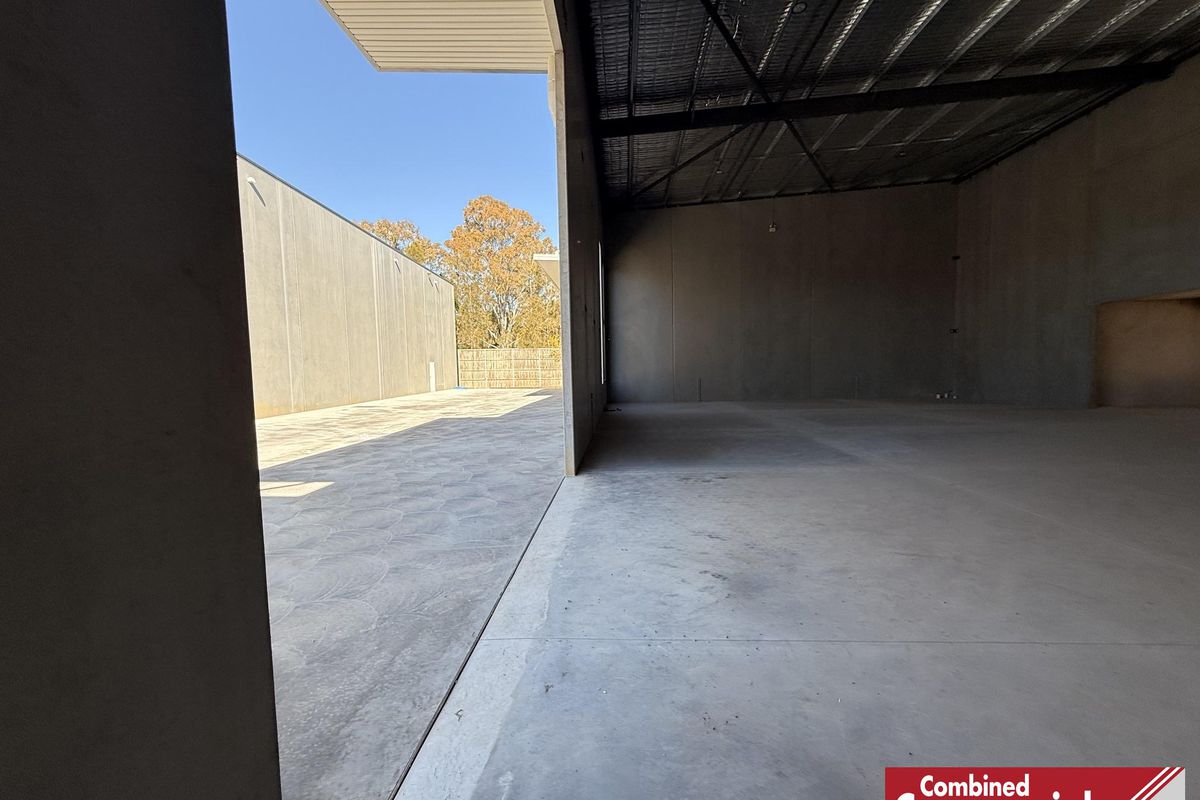 1 & 2 / 7 Cobar Place, Gregory Hills
