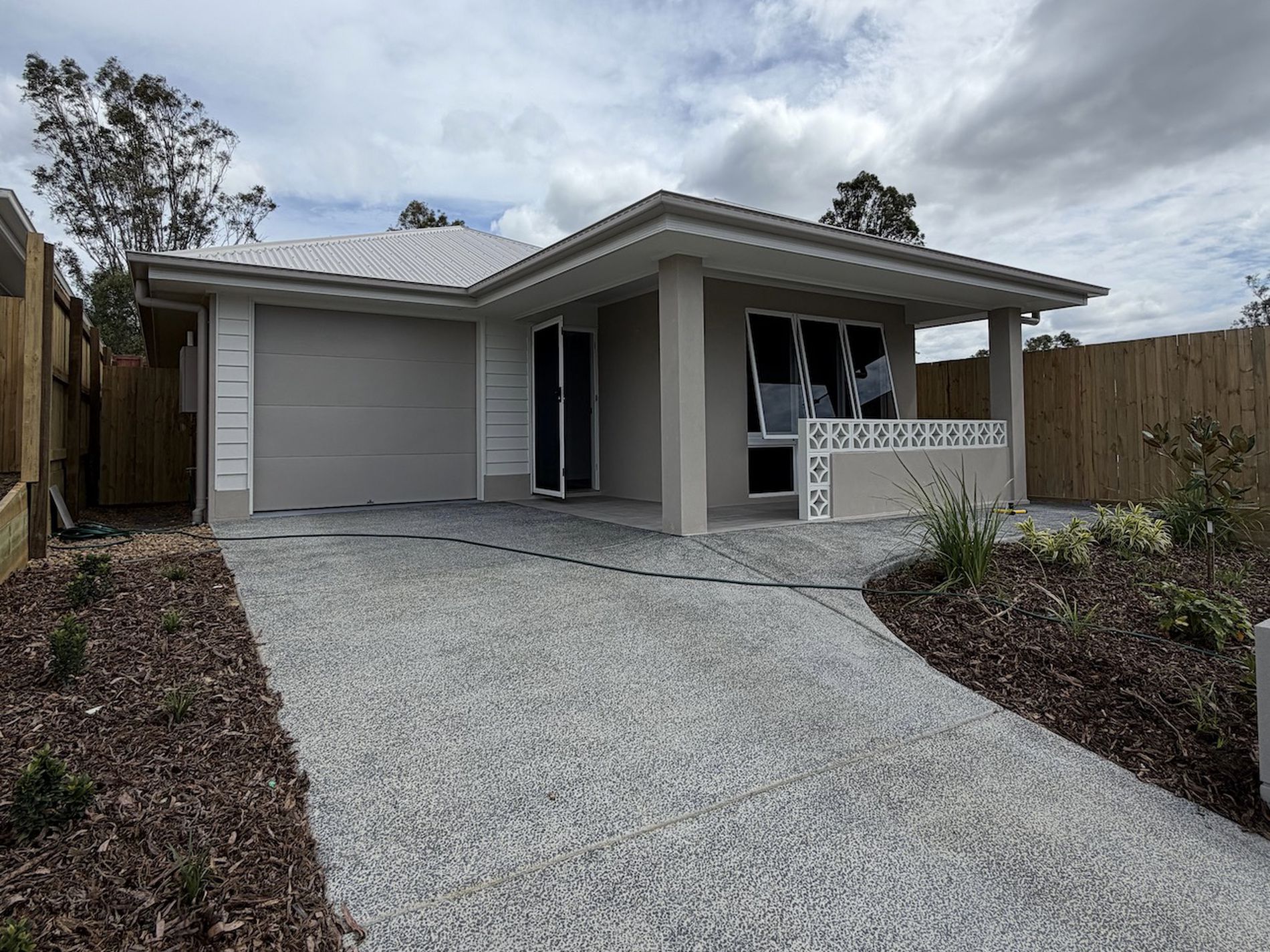 3 Grace Cl, White Rock