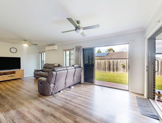 Spacious Family Living with Side Access and a Large Shed image 6