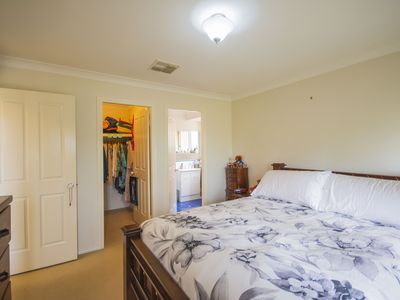 3 Lancaster Park Place, Dubbo