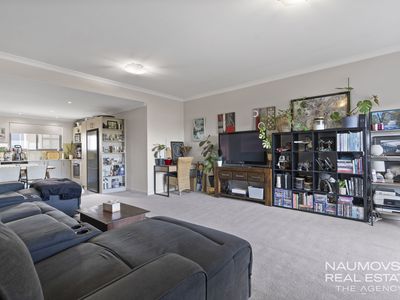 16 / 1 Walsh Loop, Joondalup