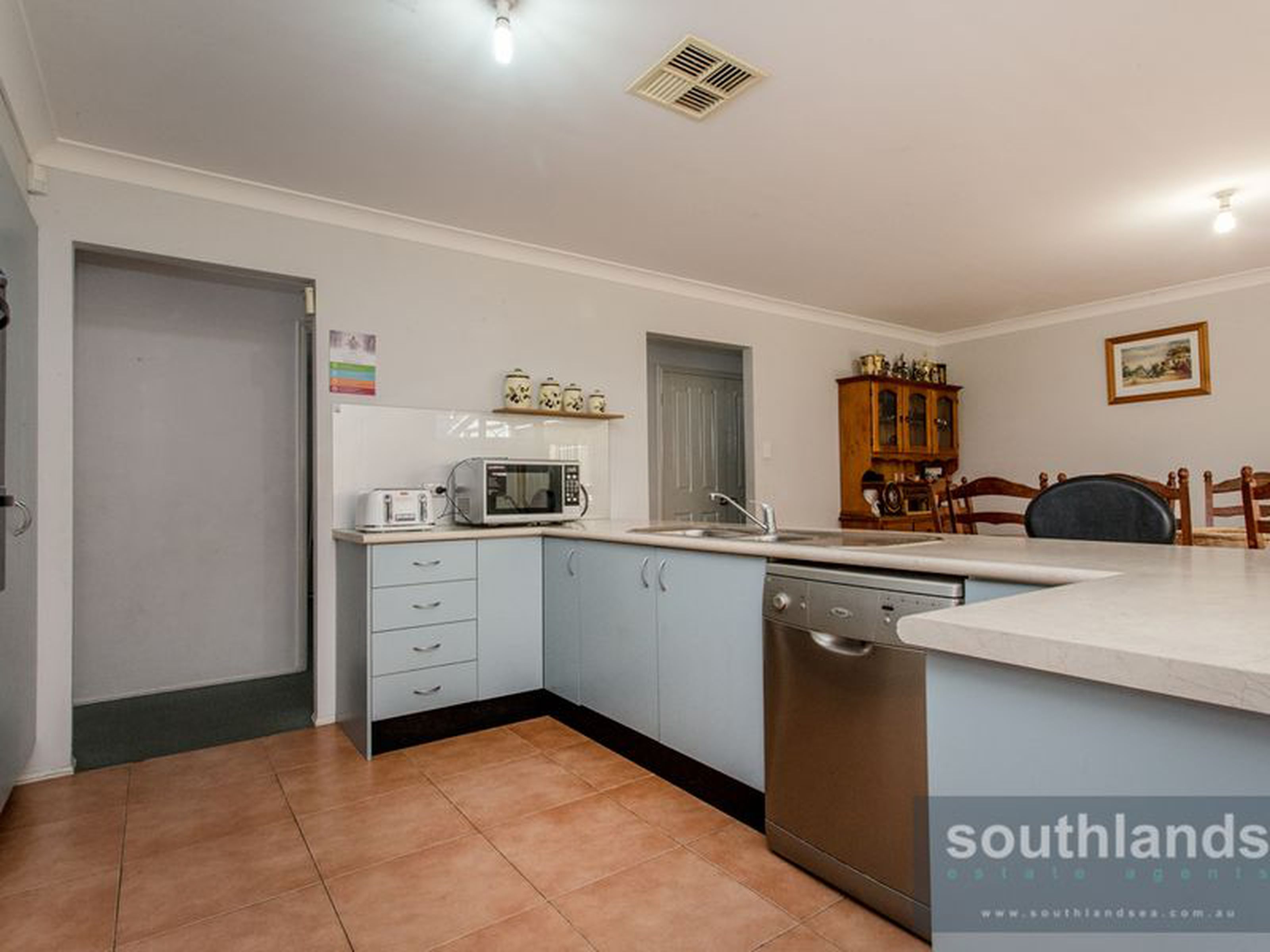 24 Anthony Crescent, KINGSWOOD