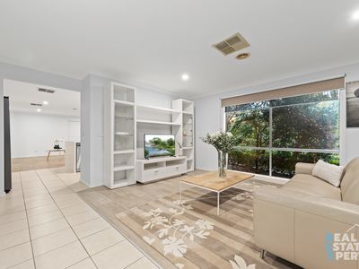 7 Vezelay Court, Narre Warren South