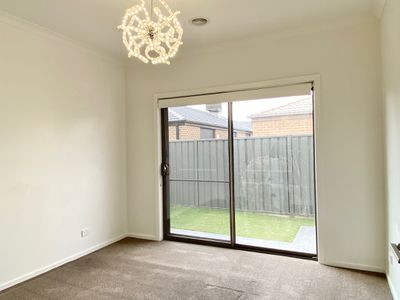 7 Tomago Street, Tarneit