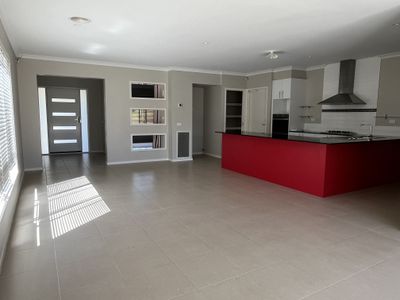 9 Cape Barron Drive, Lara