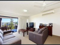 65 / 10 Grand Parade, Kawana Island