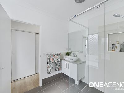 6 Tanzanite Street, Pallara